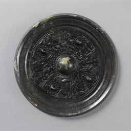 神獣車馬画像鏡