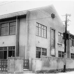 駿河台キャンパス文学部校舎