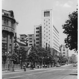 駿河台キャンパス大学院校舎