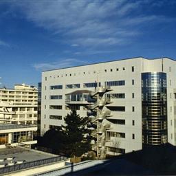 生田キャンパス中央校舎