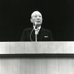 中川冨弥